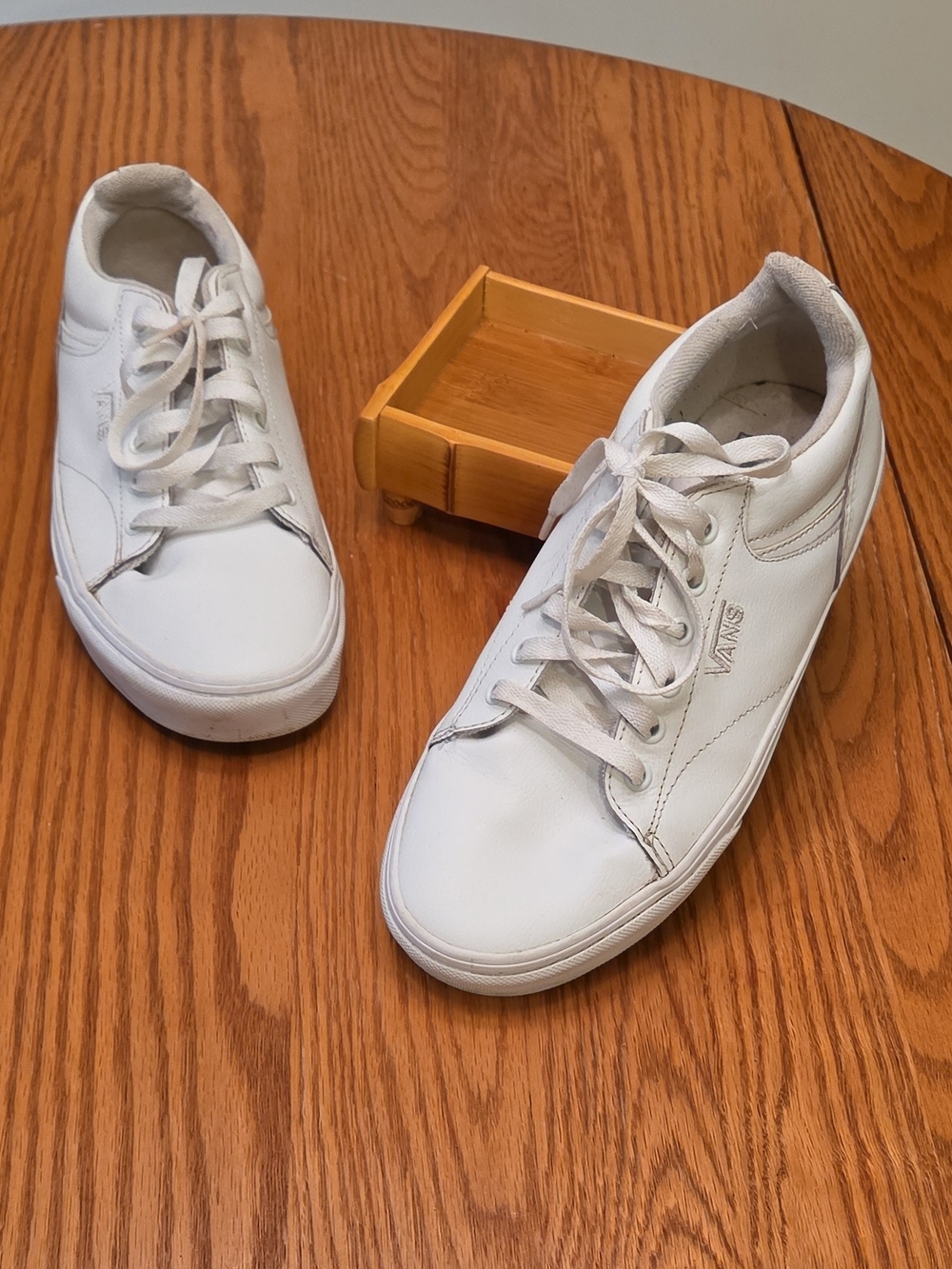 VANS Off The Wall White Leather Low Top Lace-Up Sneakers Rubber Outsole s 8 mens